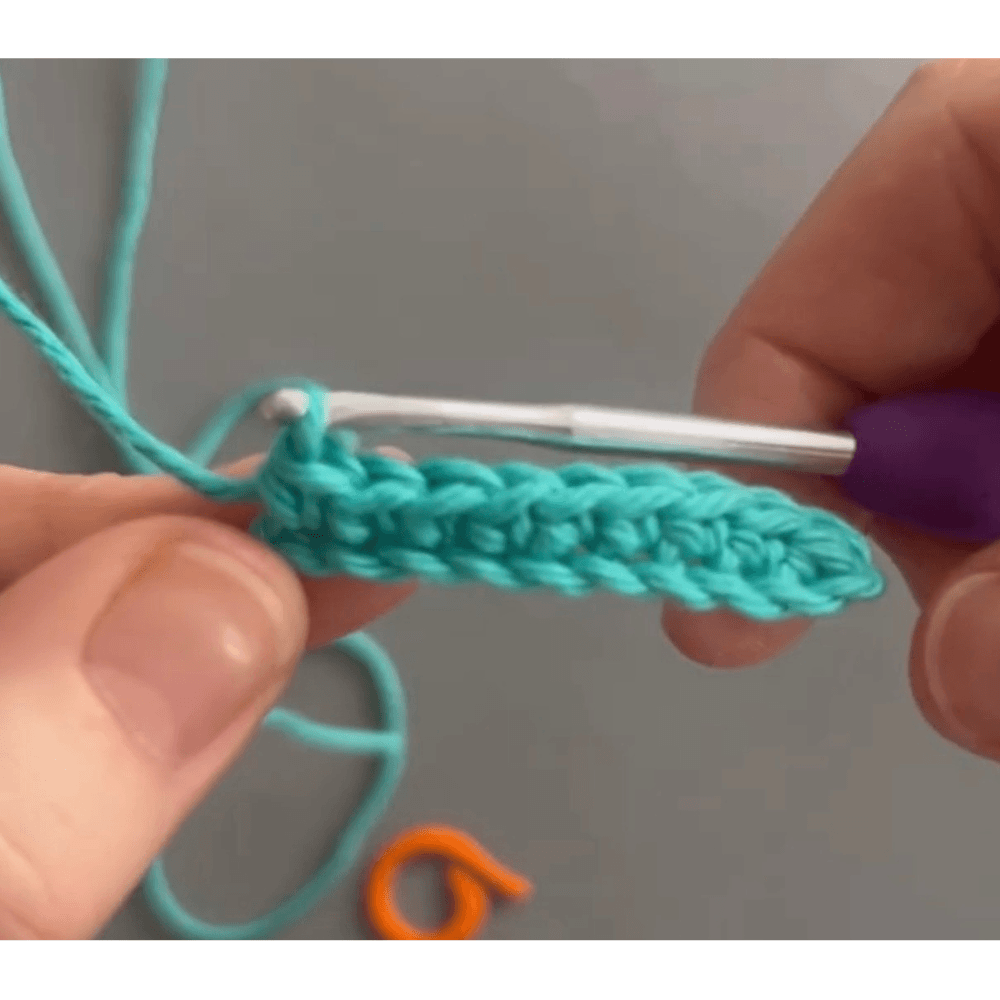 image showing completed first row of crochet